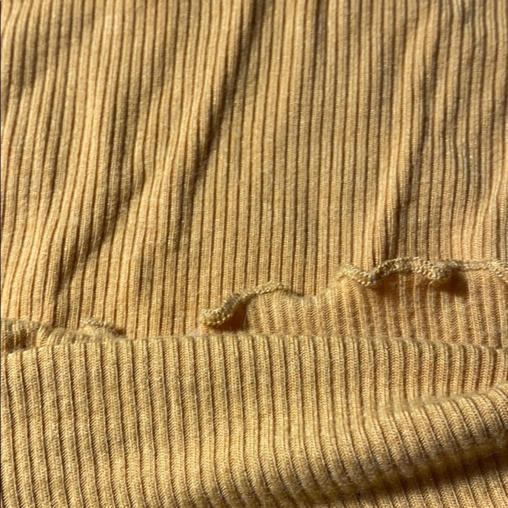 Yellow top - Picture 3 of 3